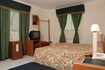 Le Baron Hotel Аккра Экстерьер фото